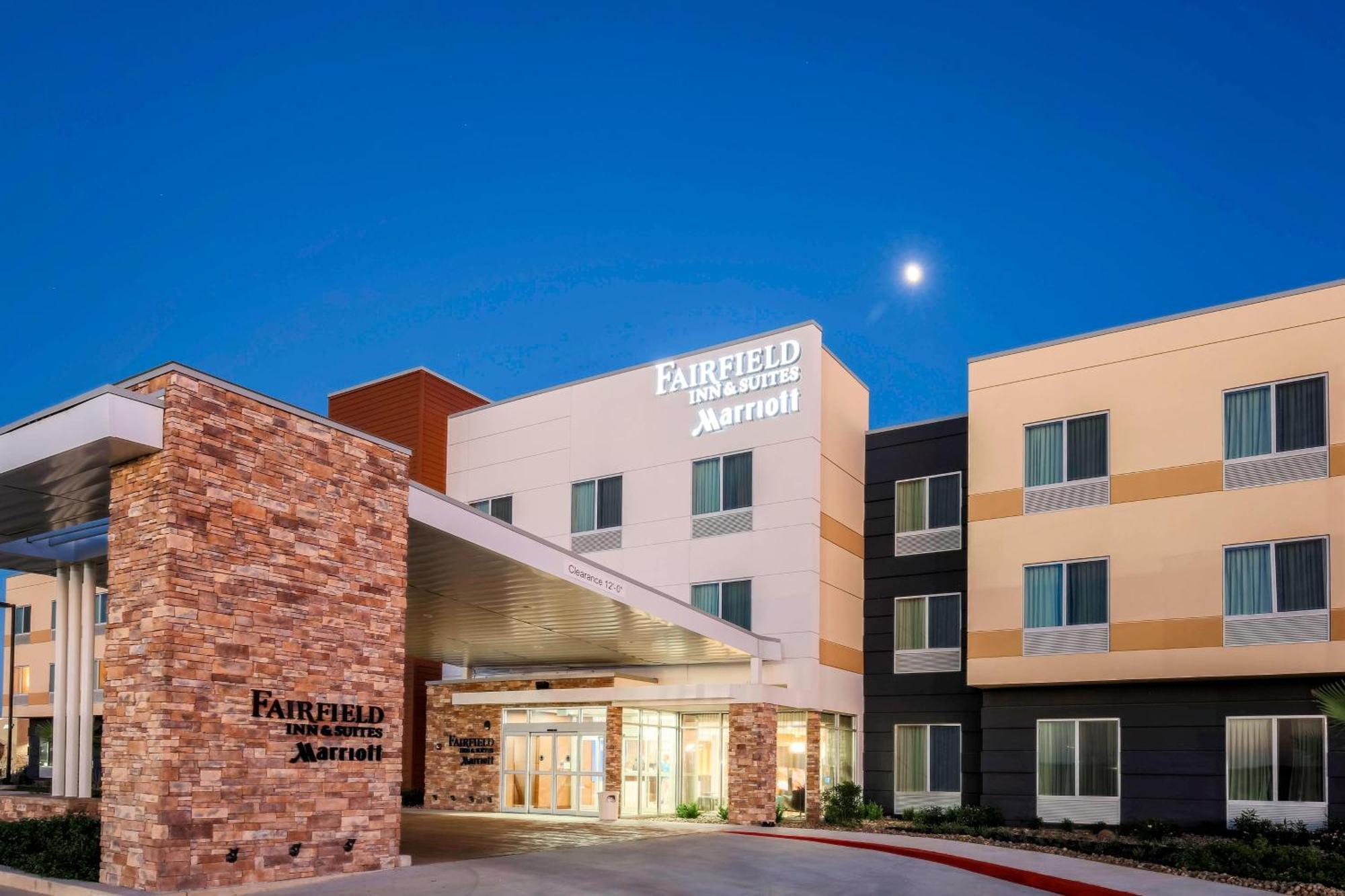 Fairfield Inn & Suites By Marriott Pleasanton Esterno foto